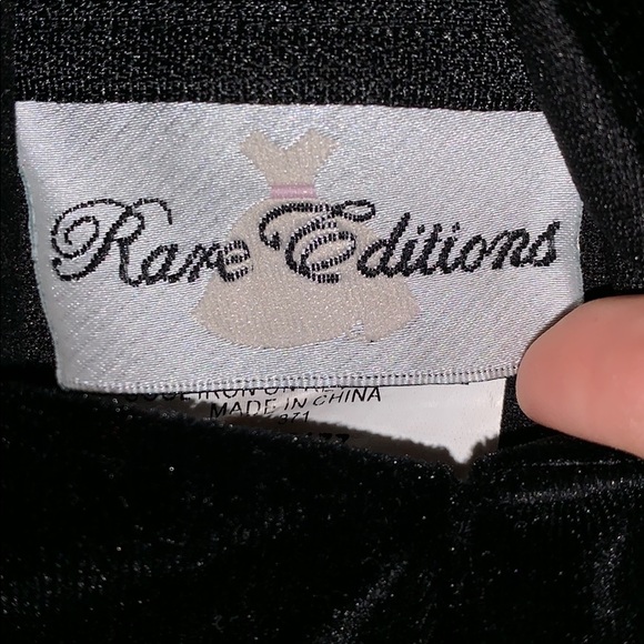 RE sz 14-16 black lace/velvet dress NWOT - Picture 4 of 5